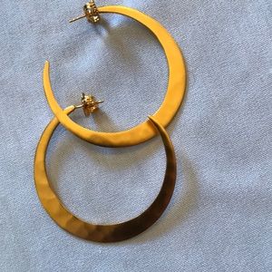 Open hoop pierced earrings